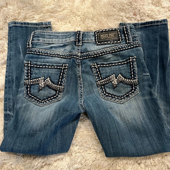 Miss Me Boyfriend Capri Jeans
Size 26 - Picture 2 of 5